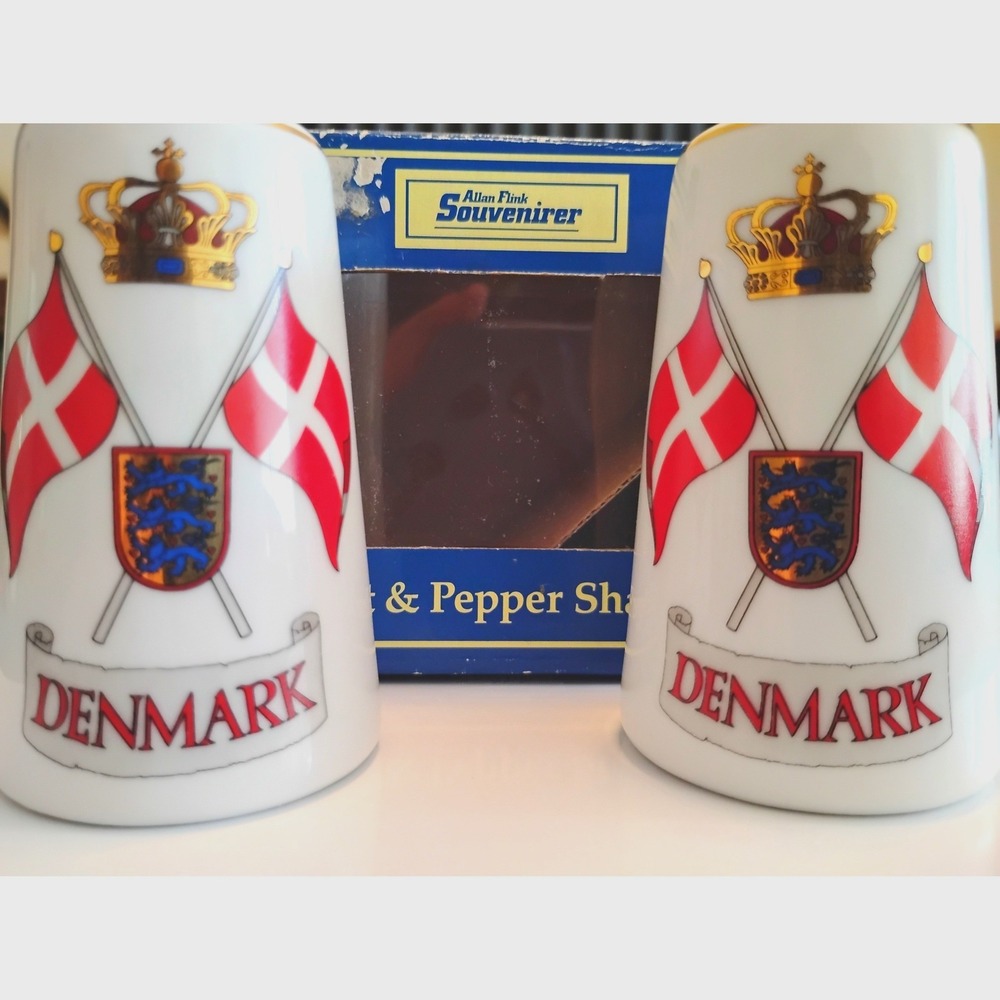 ❤️Vintage Danish Porcelain Salt/Pepper Shakers Collectibles Grandma Core Retro